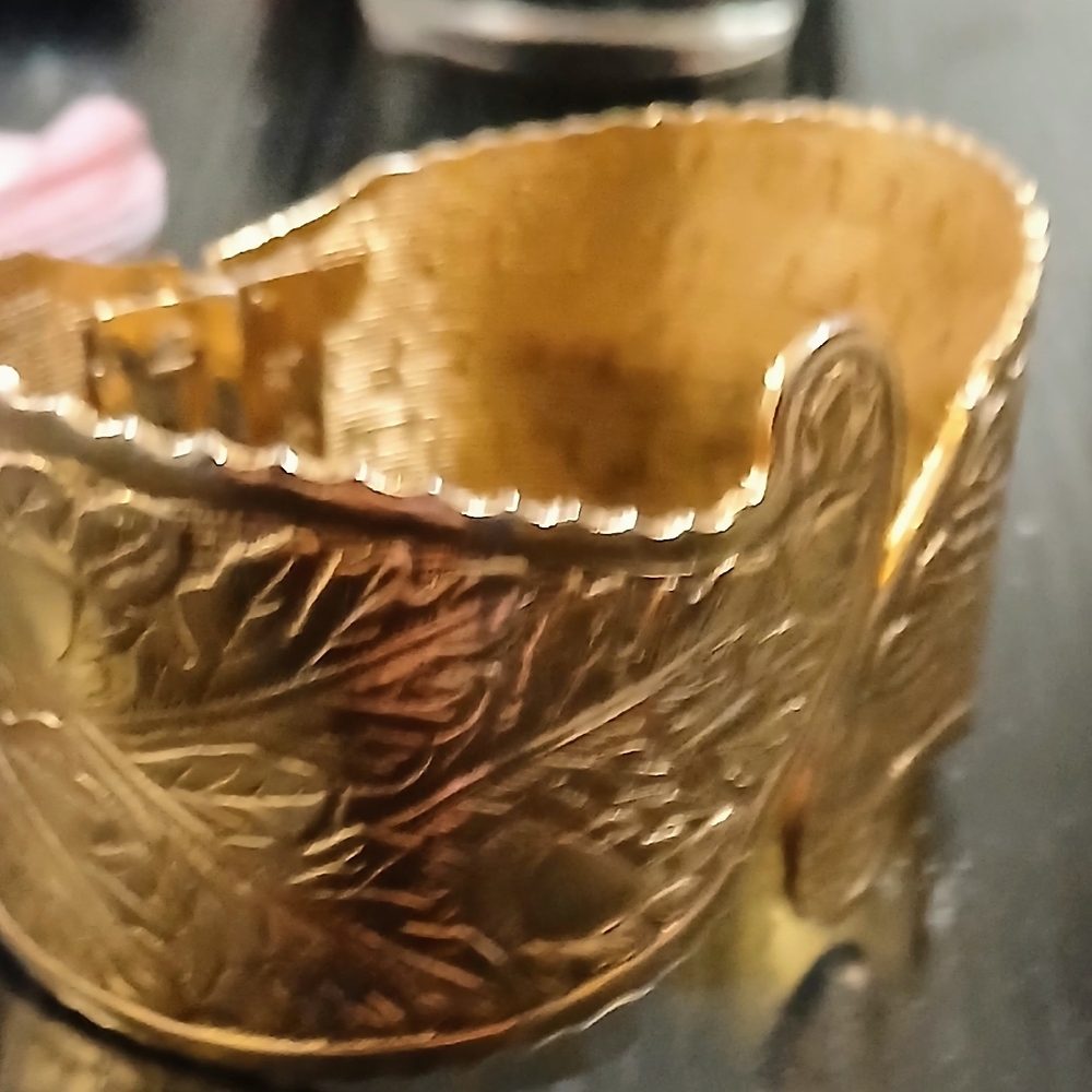 Source Unknown Elegant Gold Botanical Bracelet - image 4